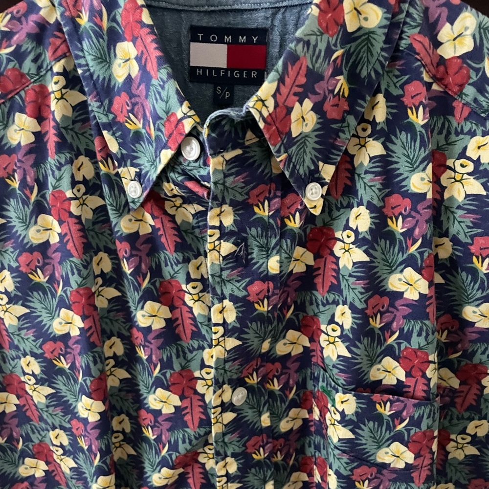 Tommy Hilfiger casual holiday shirt size S/M